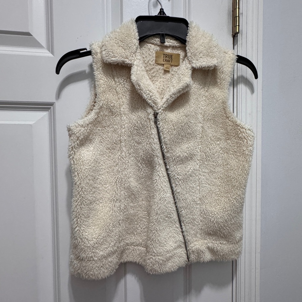 True craft size large cream fleece vest